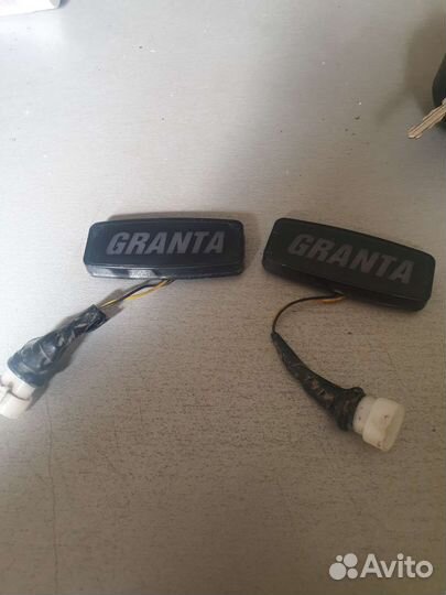 Повторители поворота с надписью granta