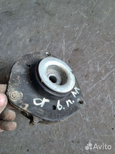 Опора амортизатора Volkswagen Passat B6