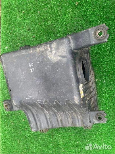 Корпус воздушного фильтра Kia Sorento 2.5 2005