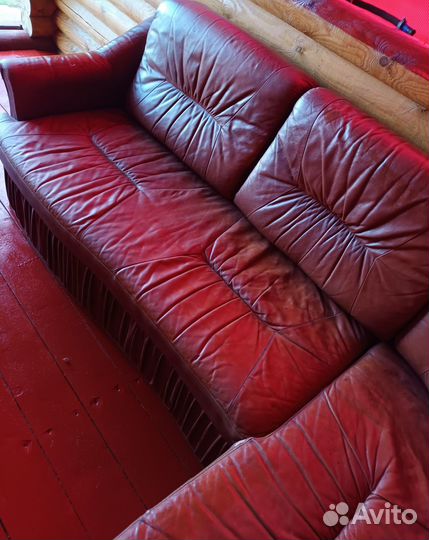 Продам диван угловой с креслом, экокожа