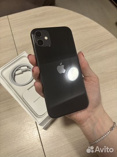 iPhone 11, 64 ГБ