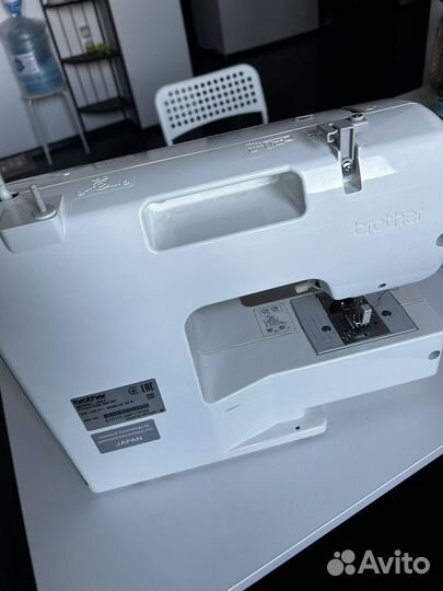 Швейная машина Brother js27