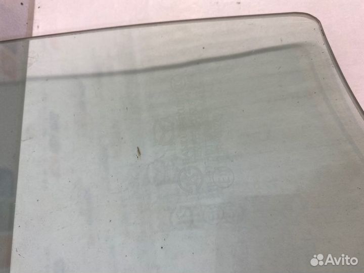 Стекло двери заднее левое Mazda 3 BL