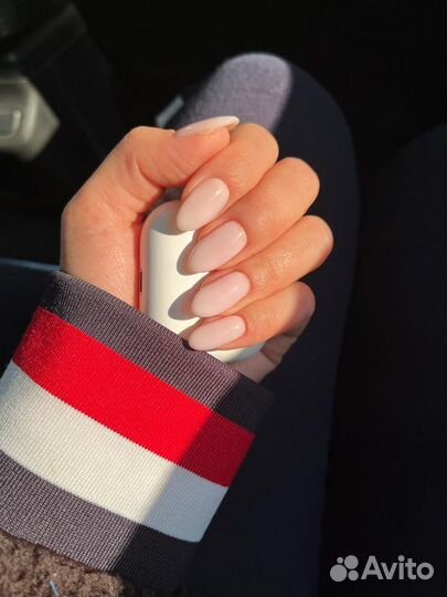 Маникюр с покрытием гель-лаком