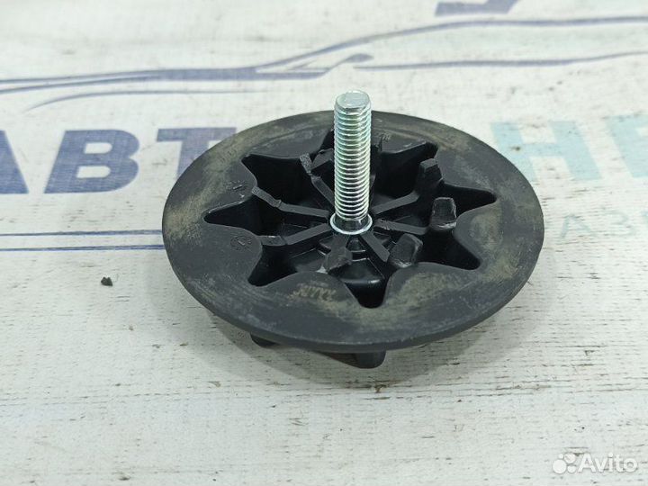 Болт крепления запасного колеса Haval F7 1.5
