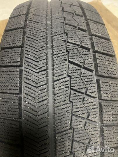 Bridgestone Blizzak VRX 225/60 R17