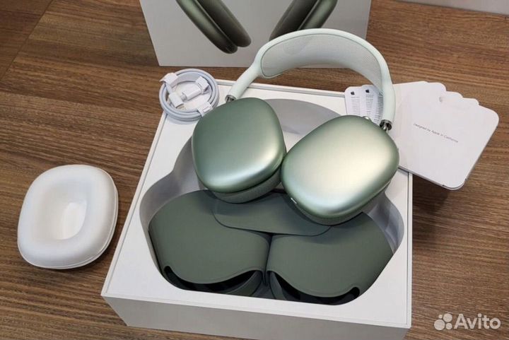 AirPods Max зелёные