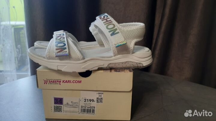 Босоножки для девочки новые 34 размер