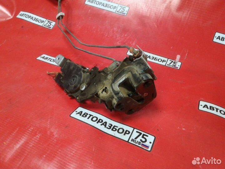 Замок двери задний правый Subaru Forester SF5