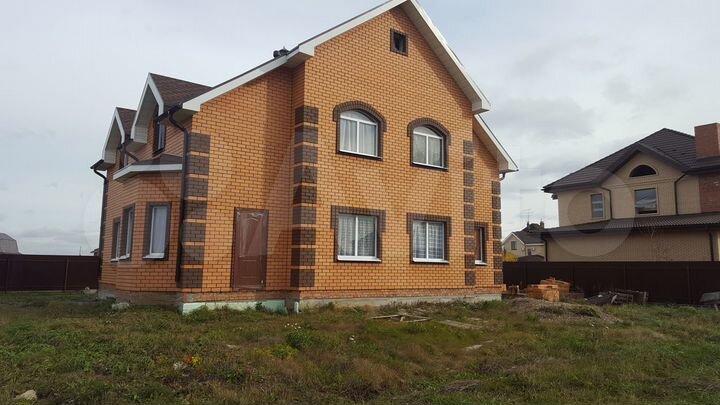 Дом 219 м² на участке 20 сот.