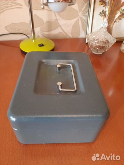 Кэшбокс (сейф)