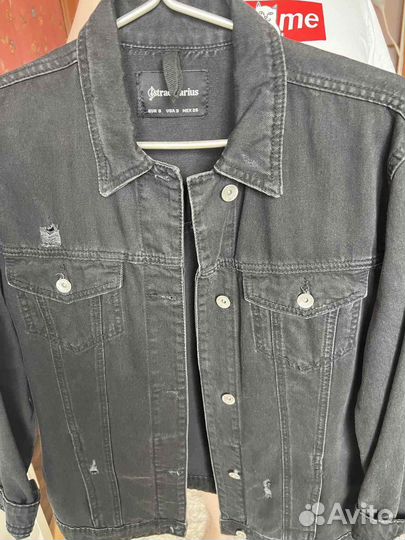 Продам джинсовую куртку женскую Stradivarius