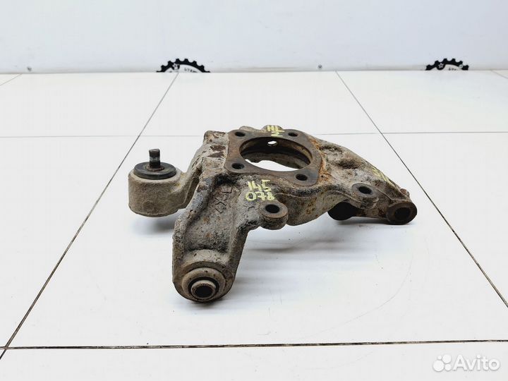 Кулак поворотный задний левый Toyota Highlander I