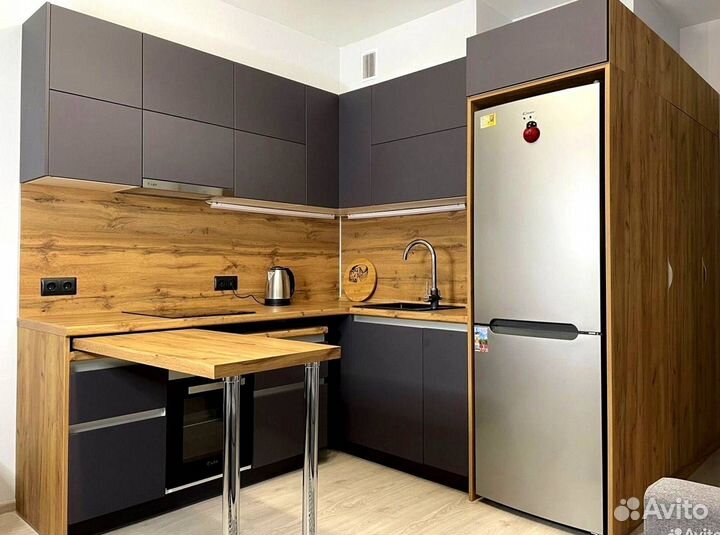 Кухонный гарнитур в современном стиле на заказ