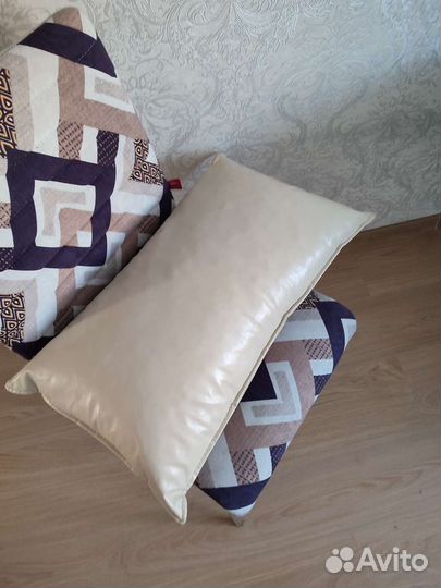 Подушка кожаная