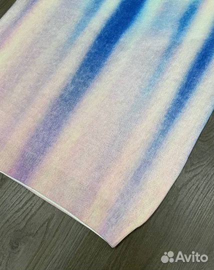 Свитер supreme blurred logo