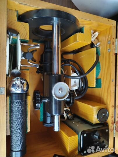 Микроскоп М-70А с подсветкой 70х и 28х