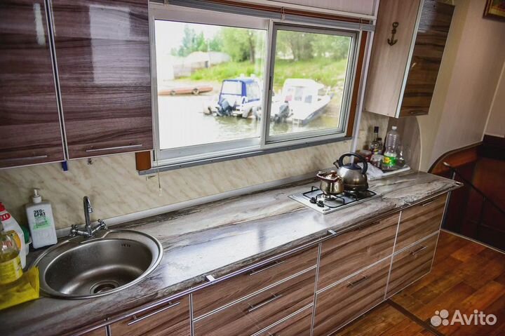 Аренда прогулочного катера с капитаном