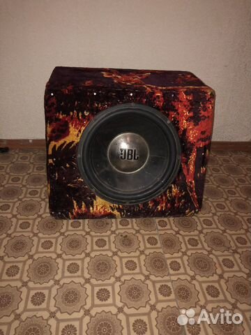 Сабвуфер jbl