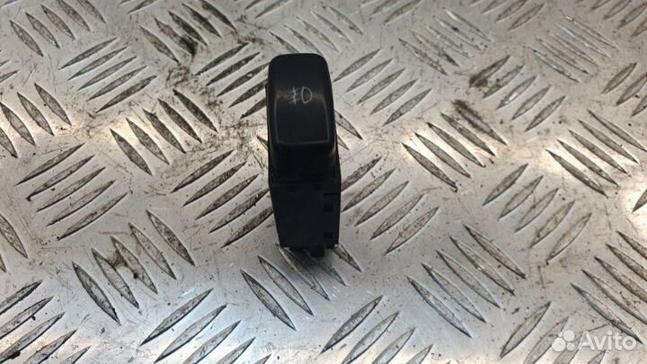 Кнопка птф задняя Mitsubishi Chariot Grandis 2.4