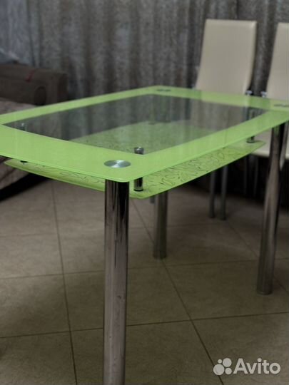 Стол стеклянный