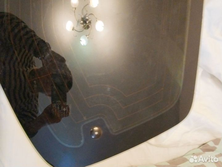 Стекло Land cruiser (левое заднее)