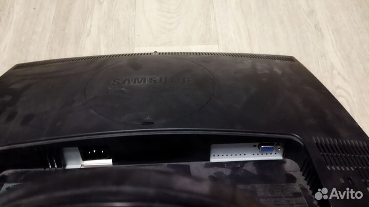 Монитор Samsung 2243nw