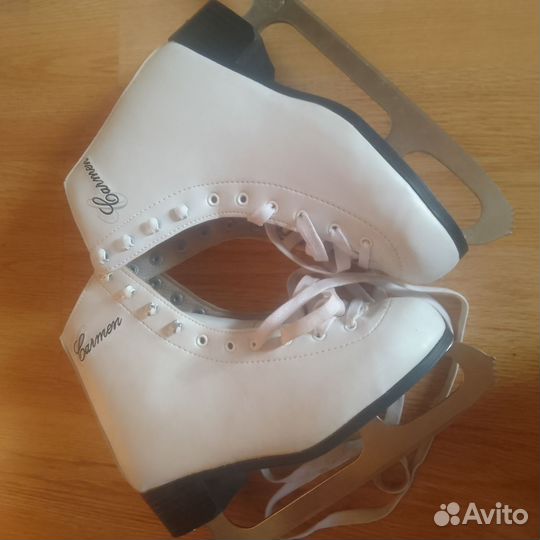 Коньки фигурные