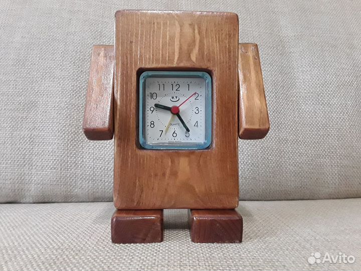 Часы будильник