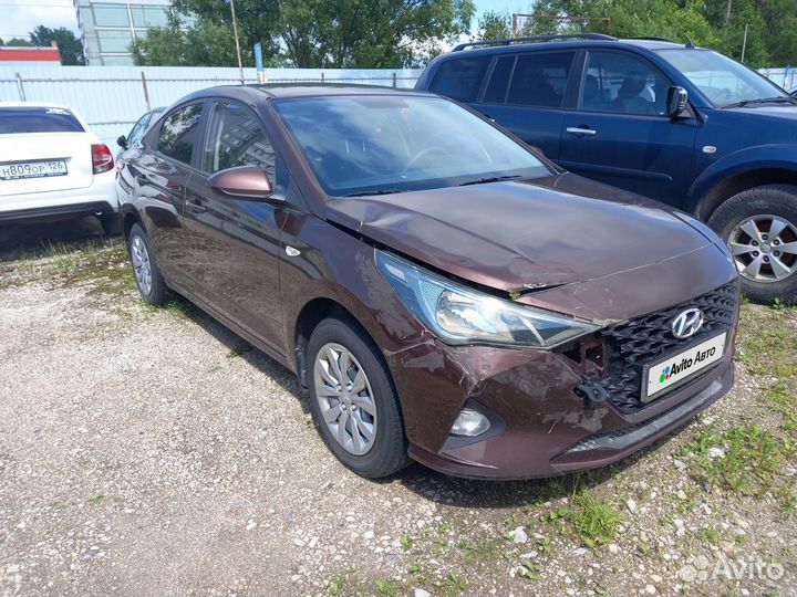 Hyundai Solaris 1.6 МТ, 2022, битый, 56 661 км