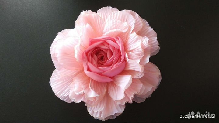 Две броши из шёлка пионы аксессуары