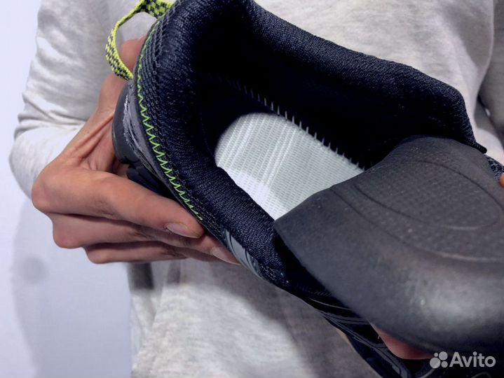 Кроссовки Asics надежные