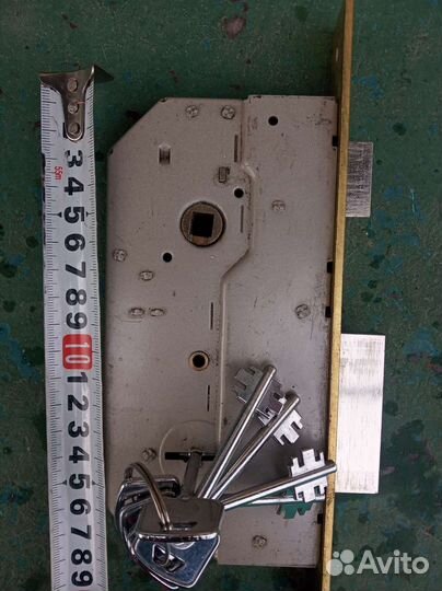 Замок. накладной