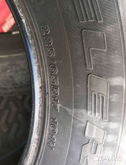 Bridgestone Dueler H/T 687 225/65 R17