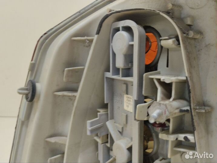 Фонарь задний правый Opel Zafira B 2005-2012