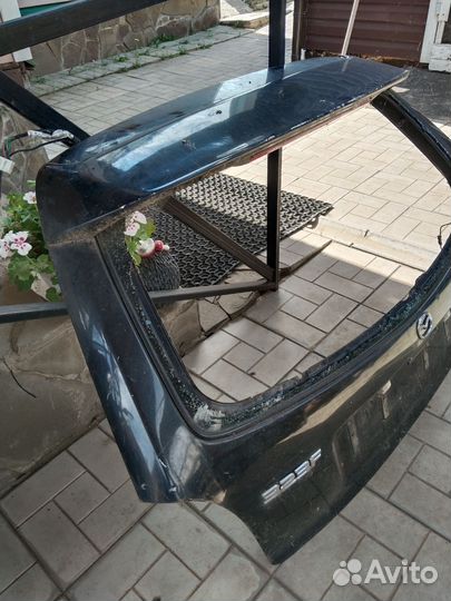 Дверь багажника mazda 323f