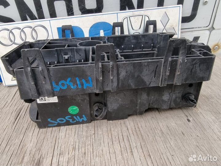 Корпус блока предохранителей Chevrolet Cruze седан