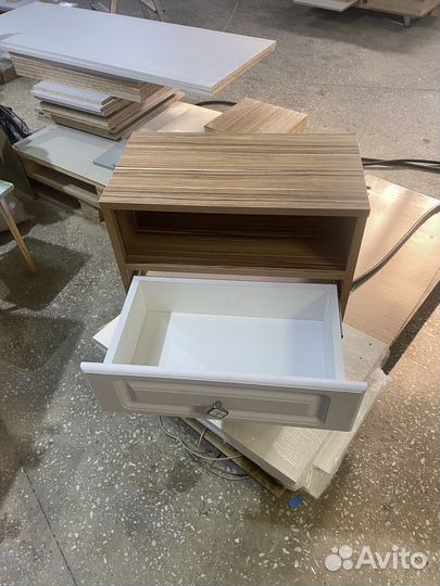 Тумба прикроватноя