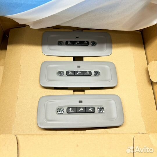 Плафон салонный для Toyota Camry V70