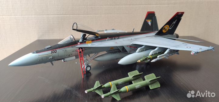 Модель самолёта F/A-18E 1/48