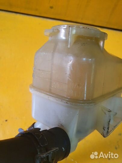 Бачок гидроусилителя гура тойота 2.0 3S-FE toyota