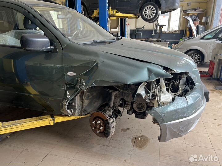 Mitsubishi Outlander 2.0 МТ, 2006, битый, 220 000 км