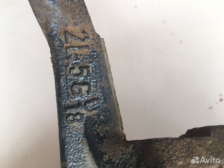 Передний левый поворотный кулак kia sportage 4