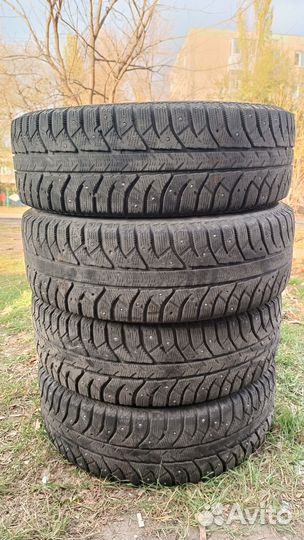 Bridgestone Ice Cruiser 7000S 185/65 R15 88T