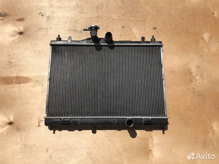 Радиатор двигателя Nissan Juke YH15 HR16-DE