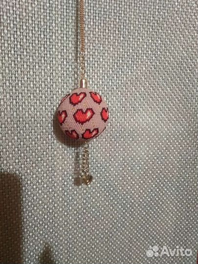 Оригинальный брелок из бисера