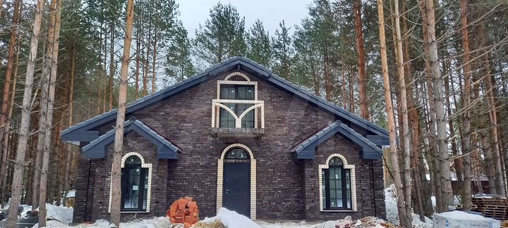 Коттедж 180 м² на участке 11 сот.