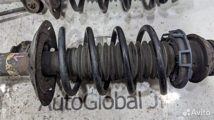 Амортизатор/стойка передняя правая Honda Freed/Freed+