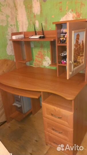 Стол компьютерный