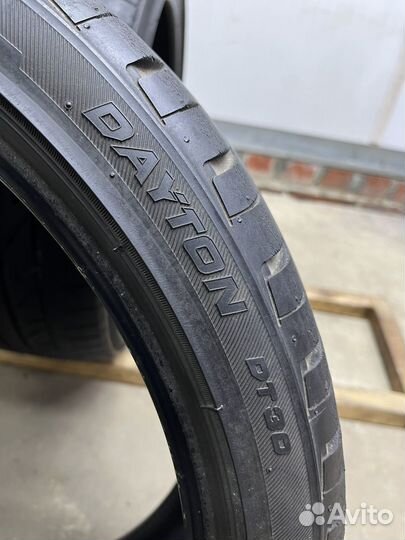 Dayton DT30 245/35 R19 93W